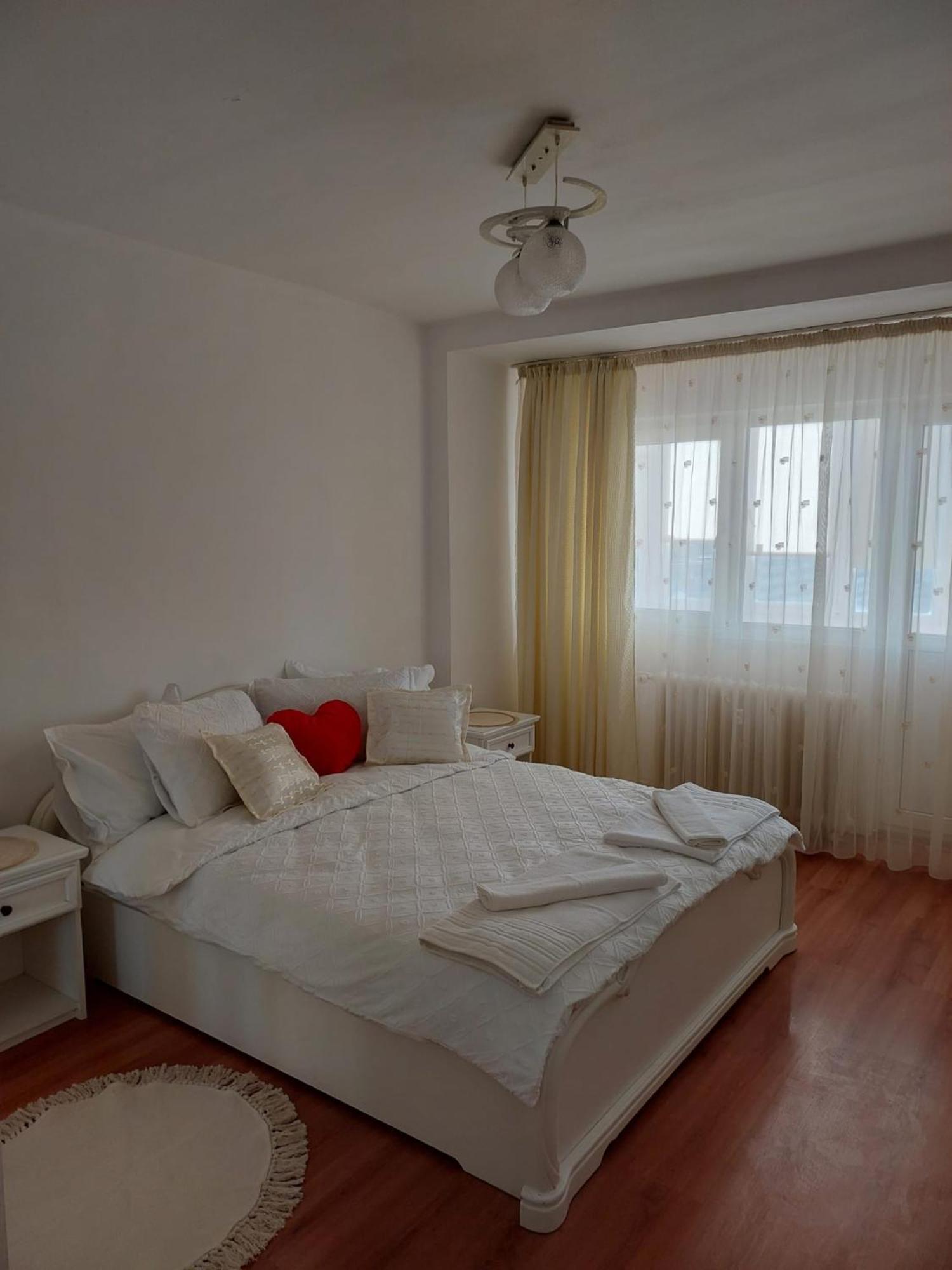 Panorama Mega Apartament Pantelimon Букурещ Екстериор снимка
