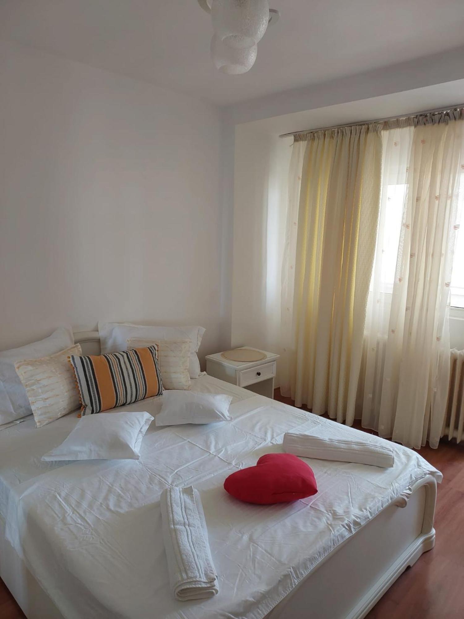 Panorama Mega Apartament Pantelimon Букурещ Екстериор снимка